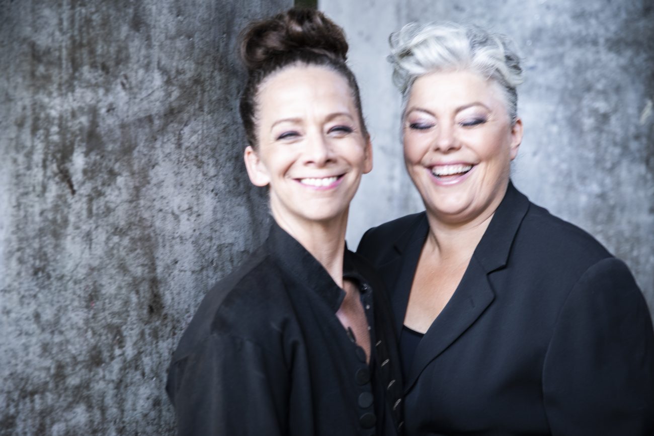 Pressbild 1 - Kvinnan bredvid